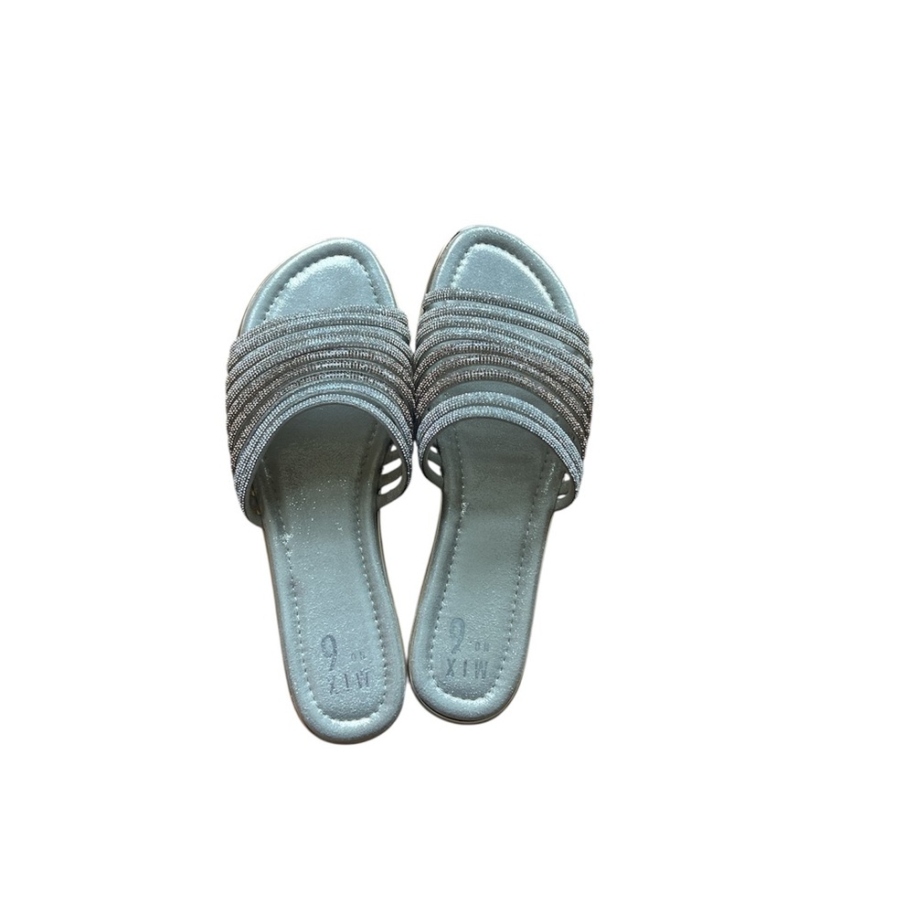 mix No 6 formal shimmer Lt gold sandals. Size 11M